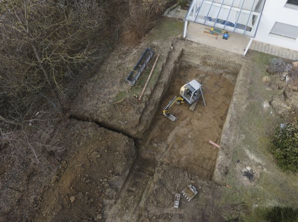 Cost of Pool Land Clearing in Bowling Green